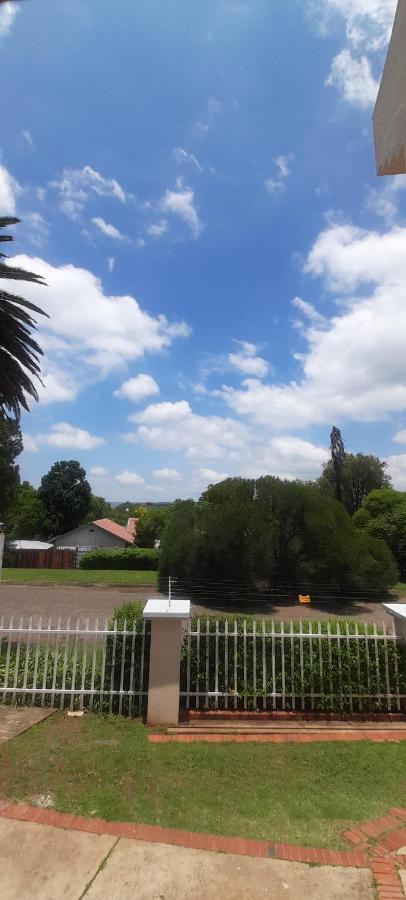 Impala Suite -Entire Unit- 2 Bedroom With 1 Ensuite Bathroom Ladysmith Exterior foto