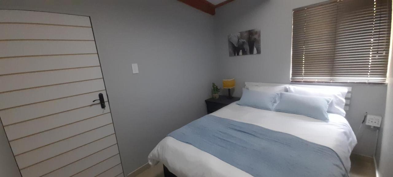 Impala Suite -Entire Unit- 2 Bedroom With 1 Ensuite Bathroom Ladysmith Exterior foto